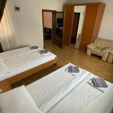 Permissive Villa Cluj-Napoca Buitenkant foto