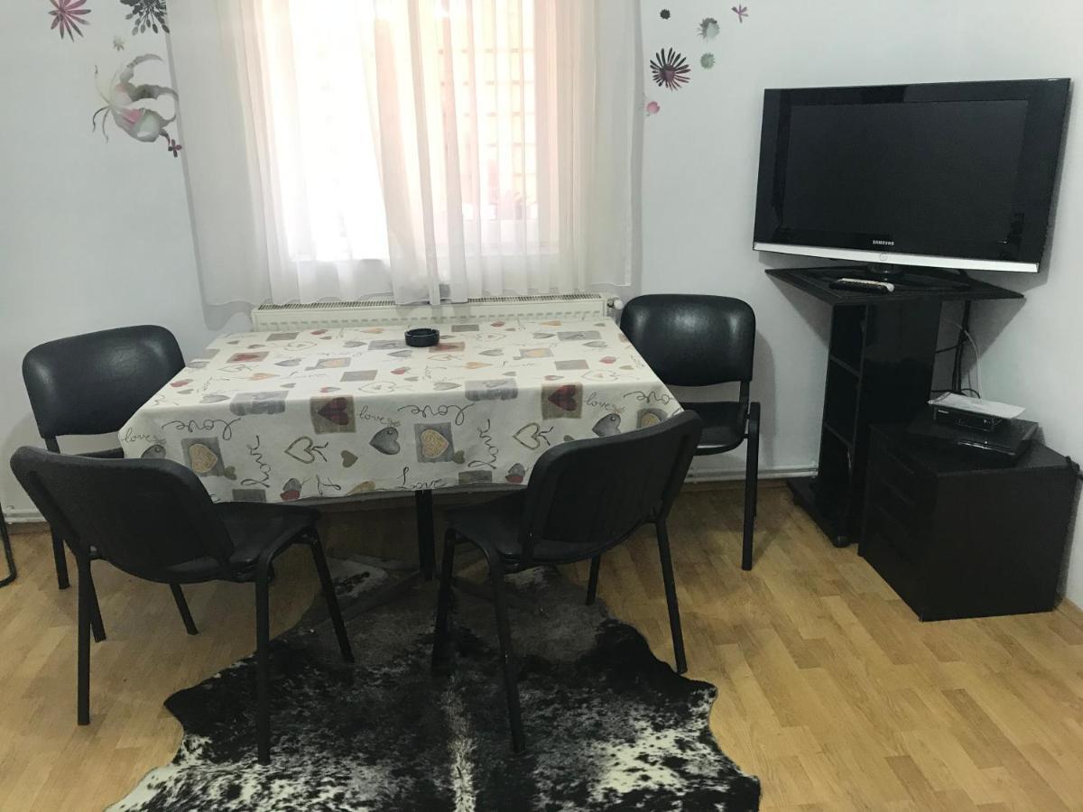 Permissive Villa Cluj-Napoca Buitenkant foto